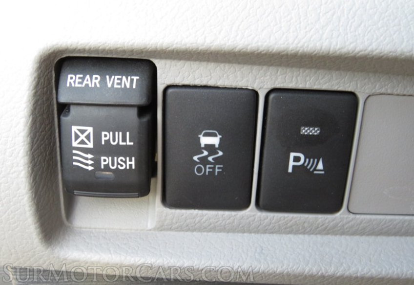 2020 Toyota Sienna - Image 30