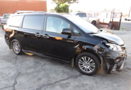 2020 Toyota Sienna - Image 4