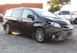2020 Toyota Sienna - Image 3