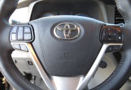 2020 Toyota Sienna - Image 34