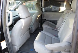 2020 Toyota Sienna - Image 19