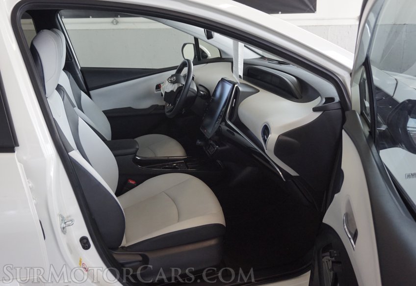2019 Toyota Prius - Image 28