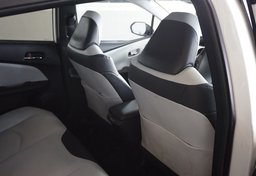 2019 Toyota Prius - Image 32