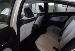 2019 Toyota Prius - Image 34