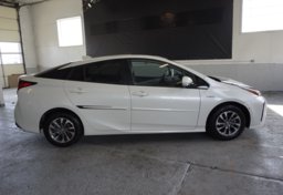 2019 Toyota Prius - Image 9