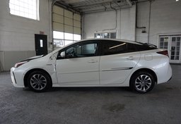 2019 Toyota Prius - Image 10