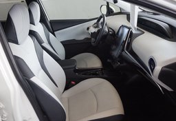 2019 Toyota Prius - Image 30