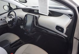 2019 Toyota Prius - Image 29