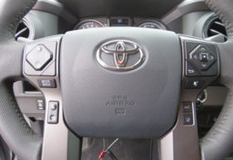 2018 Toyota Tacoma - Image 32