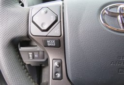 2018 Toyota Tacoma - Image 33