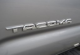 2018 Toyota Tacoma - Image 17