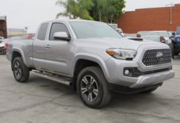 2018 Toyota Tacoma - Image 4