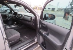 2018 Toyota Tacoma - Image 26