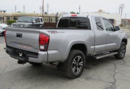 2018 Toyota Tacoma - Image 7