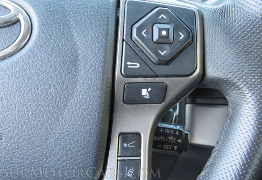 2020 Toyota Tacoma - Image 32