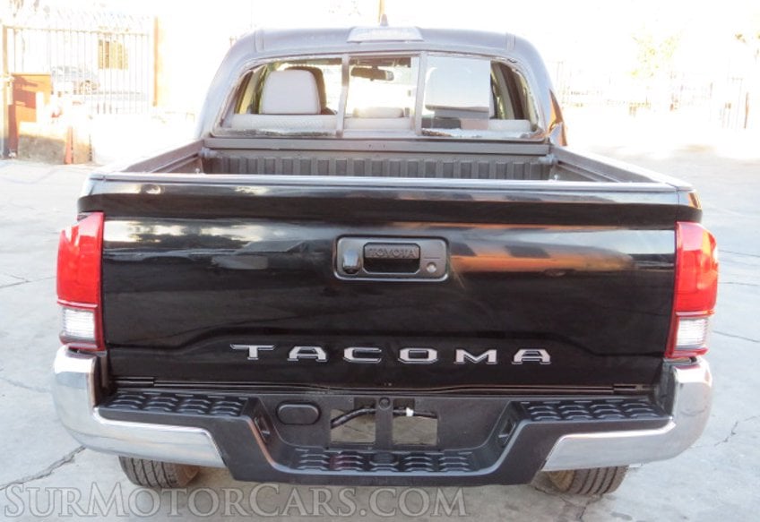 2020 Toyota Tacoma - Image 12