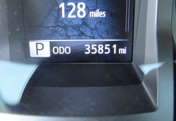 2020 Toyota Tacoma - Image 30