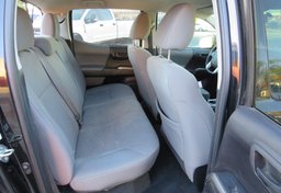 2020 Toyota Tacoma - Image 28