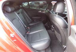 2018 Kia Stinger - Image 29