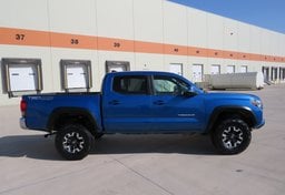 2016 Toyota Tacoma - Image 9