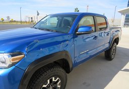 2016 Toyota Tacoma - Image 16