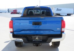 2016 Toyota Tacoma - Image 12