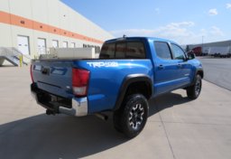 2016 Toyota Tacoma - Image 6