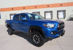 2016 Toyota Tacoma - Image 3
