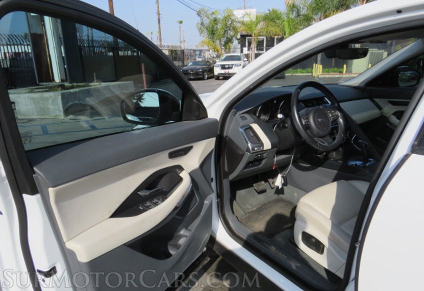 2018 Jaguar E-PACE - Image 22