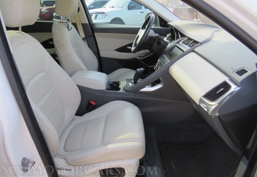 2018 Jaguar E-PACE - Image 27