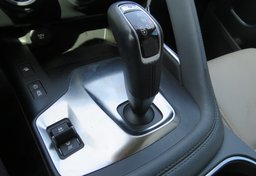 2018 Jaguar E-PACE - Image 38