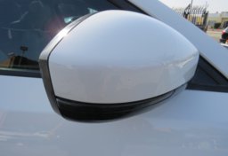 2018 Jaguar E-PACE - Image 16