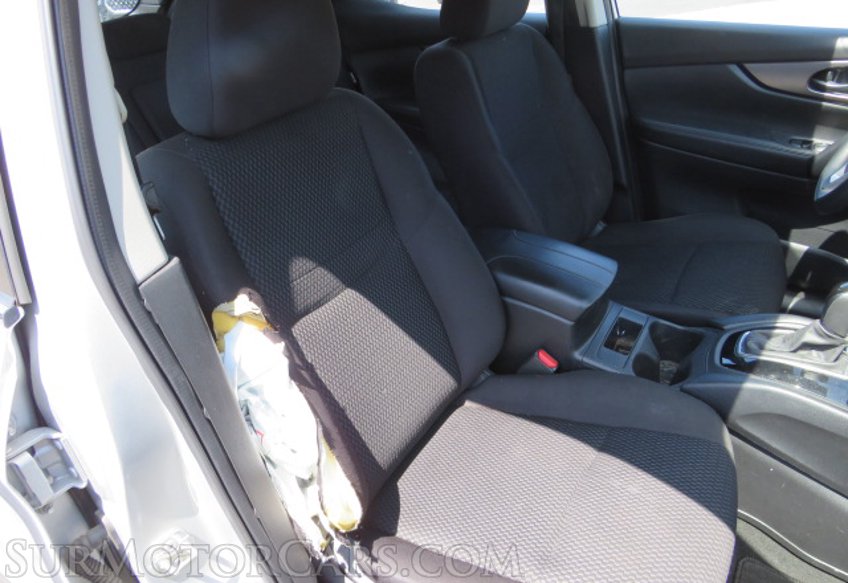 2021 Nissan Rogue Sport - Image 28