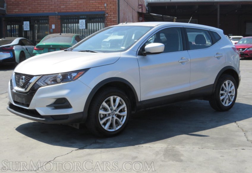 2021 Nissan Rogue Sport - Image 3