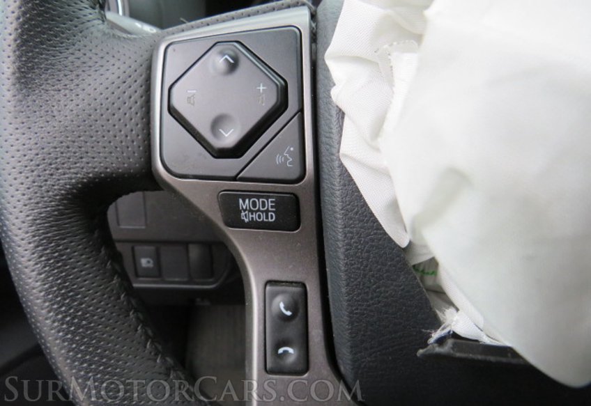 2020 Toyota Tacoma - Image 32