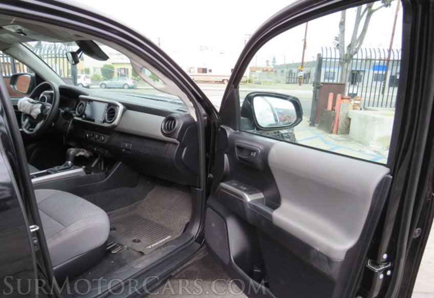 2020 Toyota Tacoma - Image 19