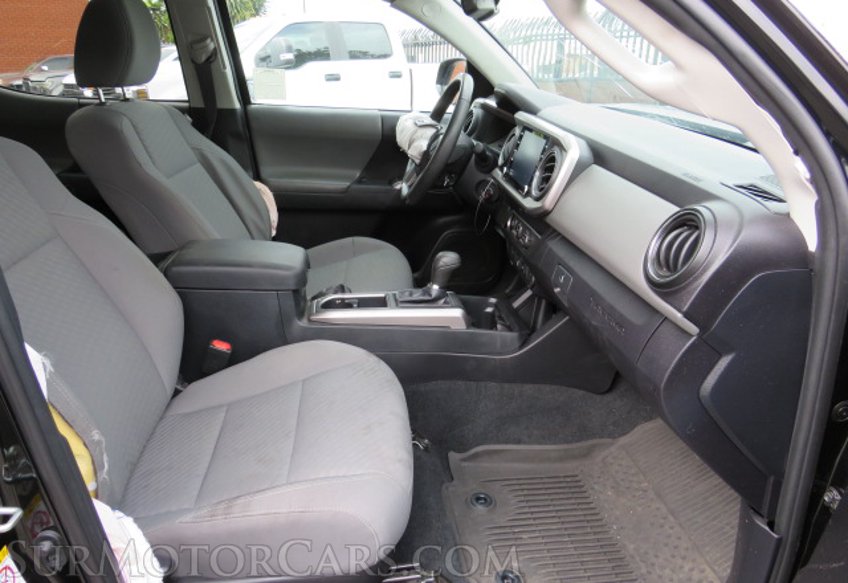 2020 Toyota Tacoma - Image 23