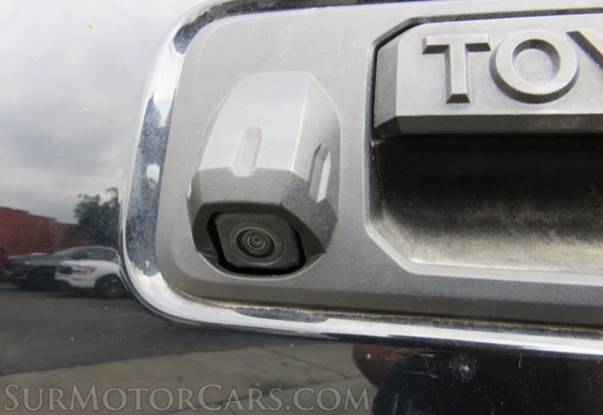 2020 Toyota Tacoma - Image 16