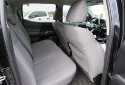 2020 Toyota Tacoma - Image 29