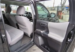 2020 Toyota Tacoma - Image 21