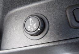 2020 Chevrolet Equinox - Image 31