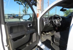 2018 Chevrolet Silverado 1500 - Image 25