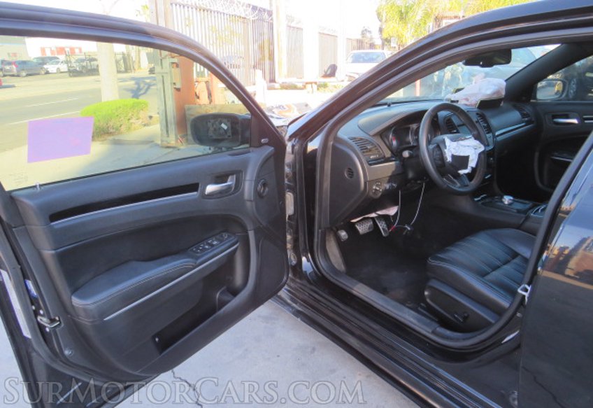 2020 Chrysler 300 - Image 20