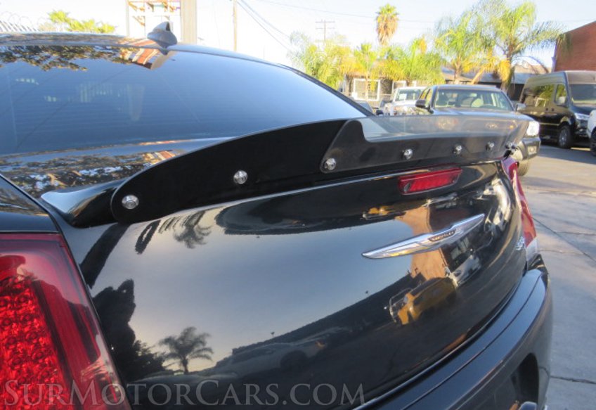 2020 Chrysler 300 - Image 14