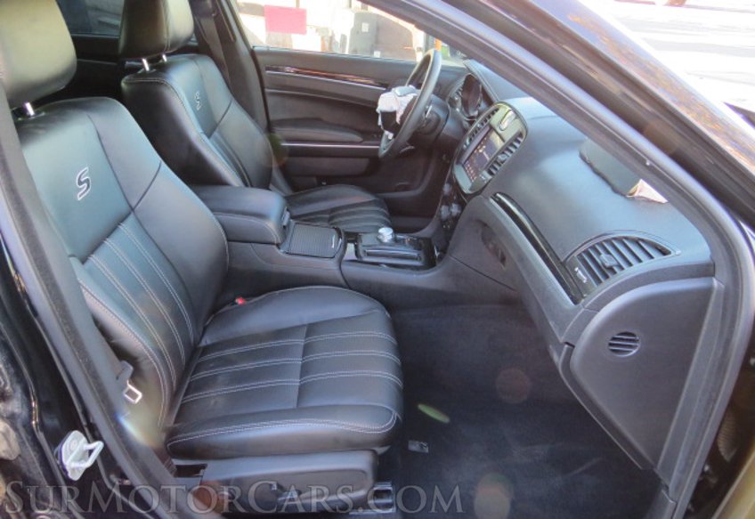 2020 Chrysler 300 - Image 24