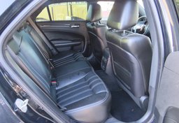 2020 Chrysler 300 - Image 29