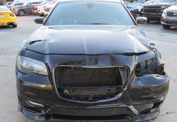 2020 Chrysler 300 - Image 11