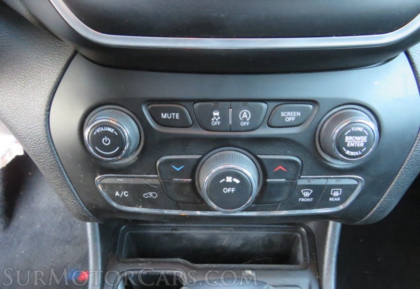 2020 Jeep Cherokee - Image 38