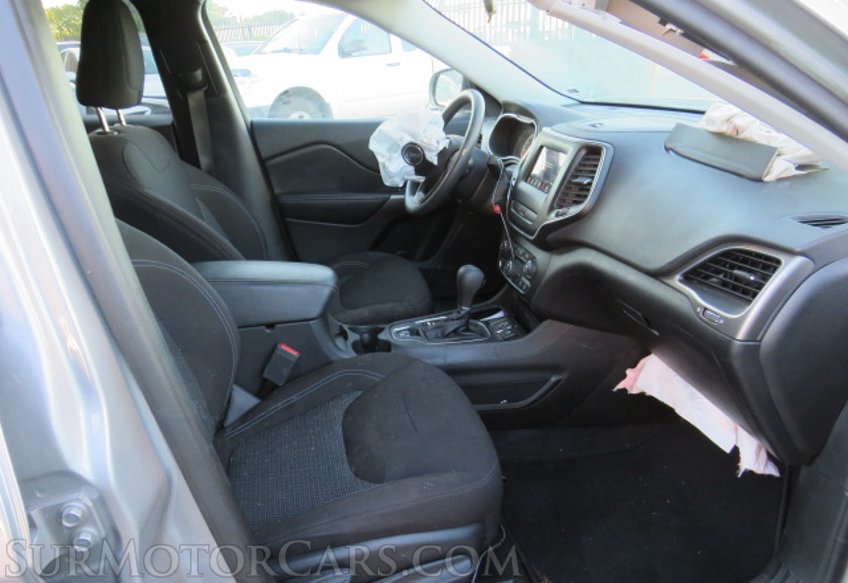 2020 Jeep Cherokee - Image 28