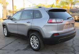 2020 Jeep Cherokee - Image 9